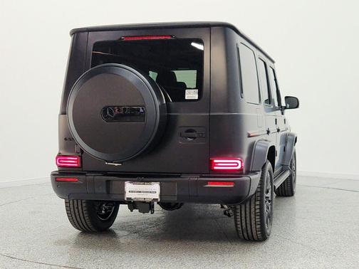 MANUFAKTUR Night Black magno 2026 Mercedes-Benz G-Class G 550
