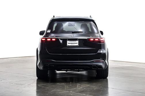 2026 Mercedes-Benz AMG GLS 63 Base