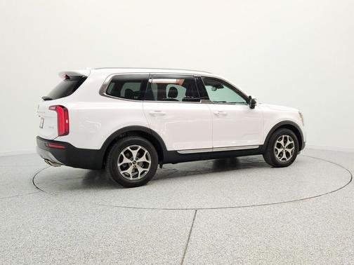 Glacial White Pearl 2021 Kia Telluride EX