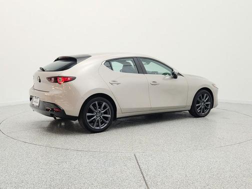 Platinum Quartz Metallic 2025 Mazda Mazda3 FWD w/Preferred Package