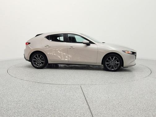 Platinum Quartz Metallic 2025 Mazda Mazda3 FWD w/Preferred Package
