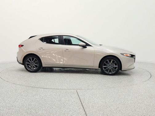 Platinum Quartz Metallic 2025 Mazda Mazda3 FWD w/Preferred Package
