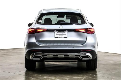 Cirrus Silver Metallic 2026 Mercedes-Benz GLC 300 Base