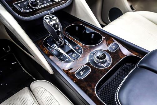2022 Bentley Bentayga V8
