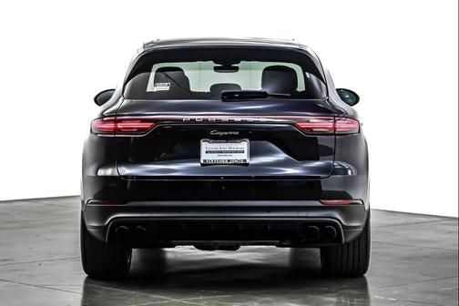 2023 Porsche Cayenne Platinum Edition