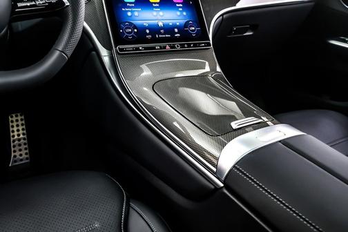 Graphite Grey Metallic 2026 Mercedes-Benz GLC 300 Base