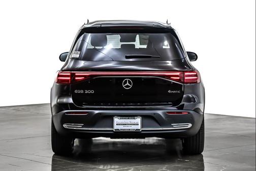 2025 Mercedes-Benz EQB 300 4MATIC