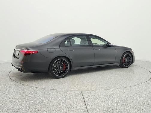 MANUFAKTUR Graphite Gray Magno 2026 Mercedes-Benz AMG S 63 E 4MATIC