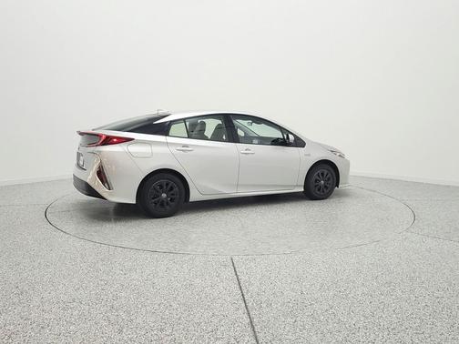 Classic Silver Metallic 2018 Toyota Prius Prime Premium