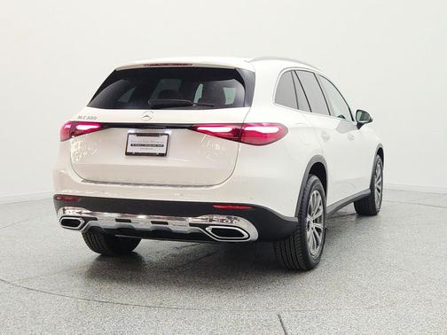 Polar White 2026 Mercedes-Benz GLC 300 Base