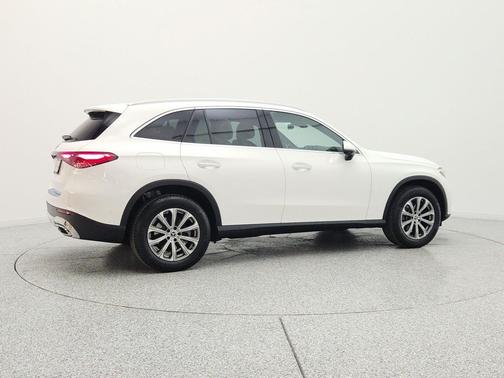 Polar White 2026 Mercedes-Benz GLC 300 Base