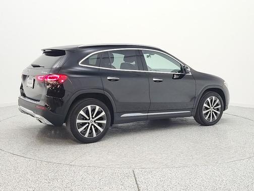 Night Black 2022 Mercedes-Benz GLA 250 4MATIC