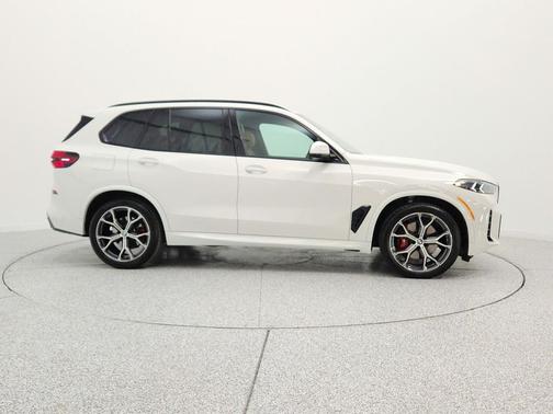 Alpine White 2024 BMW X5 xDrive40i