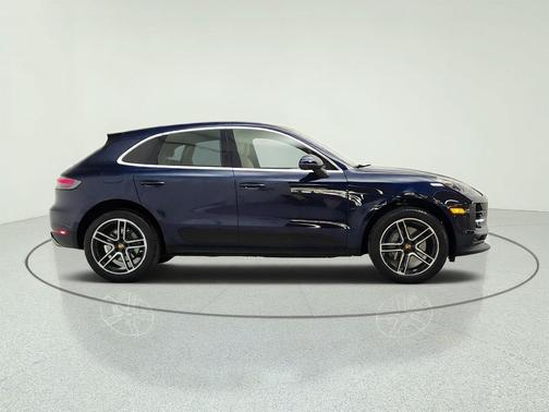 Night Blue Metallic 2021 Porsche Macan Macan