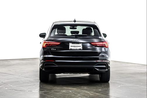 2021 Audi Q3 45 S line Premium