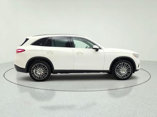 Polar White 2026 Mercedes-Benz GLC 300 Base