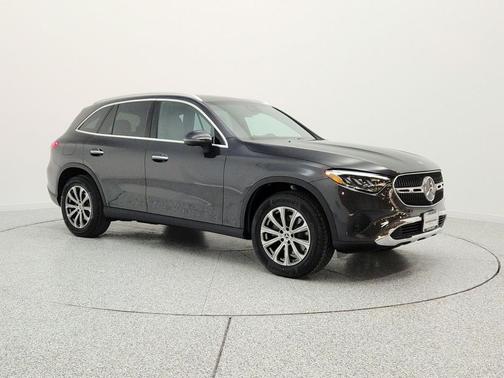 Graphite Grey Metallic 2026 Mercedes-Benz GLC 300 Base
