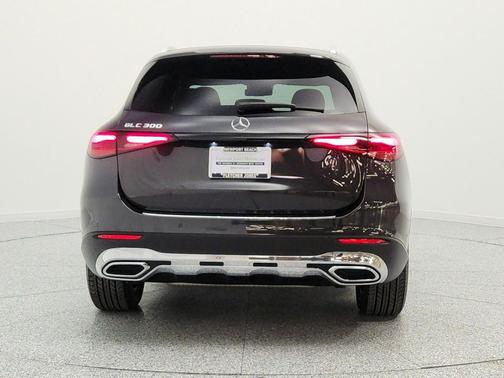 Graphite Grey Metallic 2026 Mercedes-Benz GLC 300 Base