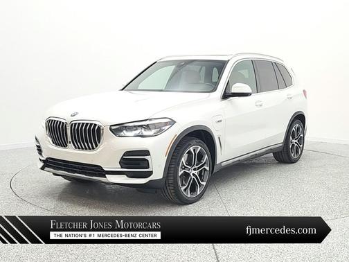 Mineral White Metallic 2023 BMW X5 PHEV xDrive45e