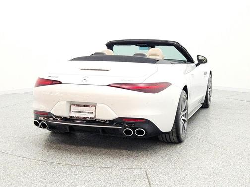 MANUFAKTUR Moonlight White Metallic 2023 Mercedes-Benz AMG SL 43 Base