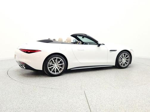 MANUFAKTUR Moonlight White Metallic 2023 Mercedes-Benz AMG SL 43 Base