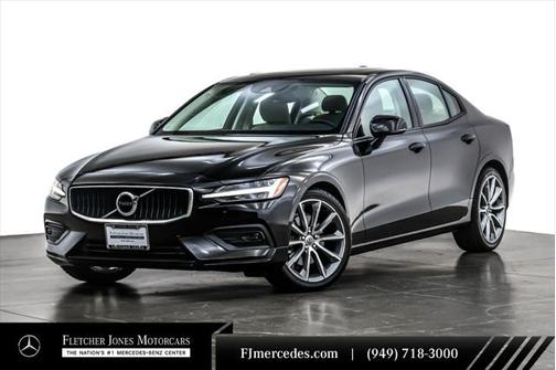 2021 Volvo S60 T5 Momentum