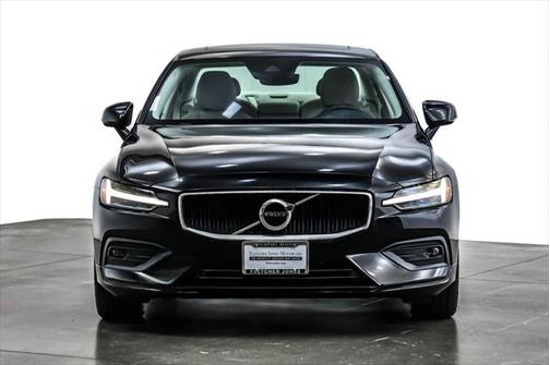 2021 Volvo S60 T5 Momentum
