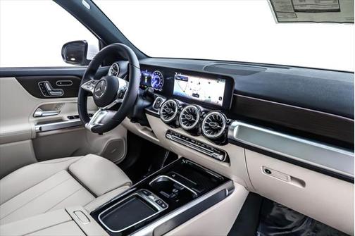 2025 Mercedes-Benz EQB 300 4MATIC