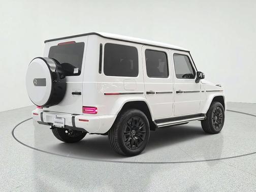 MANUFAKTUR Moonlight White Metallic 2027 Mercedes-Benz G-Class G 580e