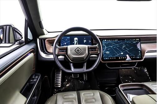 2023 Rivian R1S Adventure