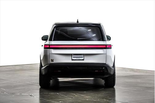 2023 Rivian R1S Adventure