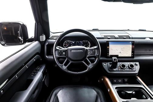 2023 Land Rover Defender 130 X-Dynamic SE