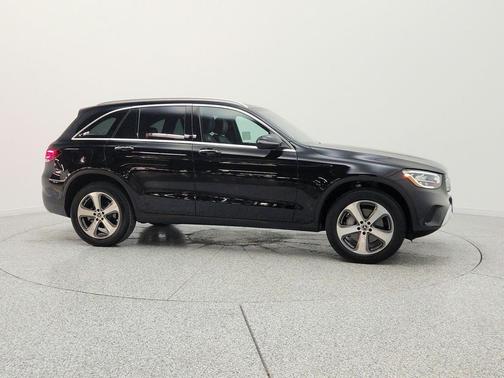 Black 2022 Mercedes-Benz GLC 300 Base