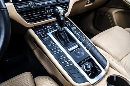 2020 Porsche Macan Base
