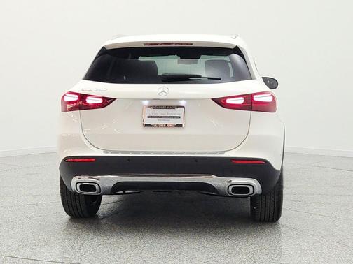 Polar White 2025 Mercedes-Benz GLA 250 4MATIC
