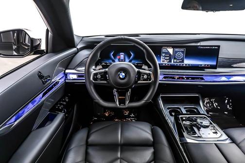2025 BMW 740 740i