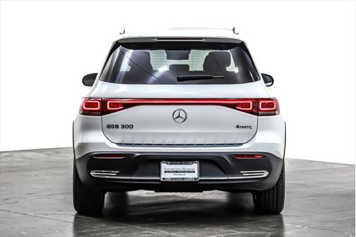 2023 Mercedes-Benz EQB 300 4MATIC