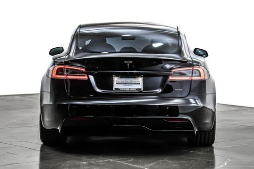 2021 Tesla Model S Plaid