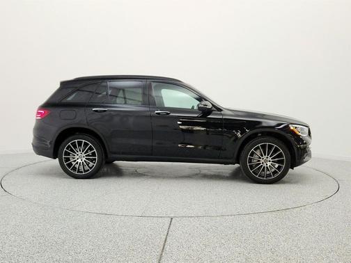 Black 2022 Mercedes-Benz GLC 300 Base