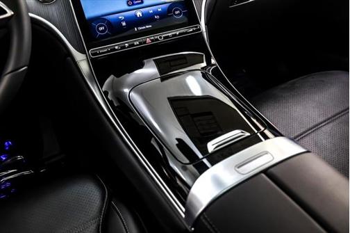 2025 Mercedes-Benz GLC 350e Base