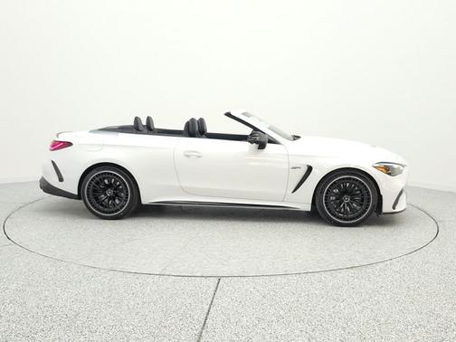 MANUFAKTUR Moonlight White Metallic 2026 Mercedes-Benz AMG CLE 53 4MATIC+