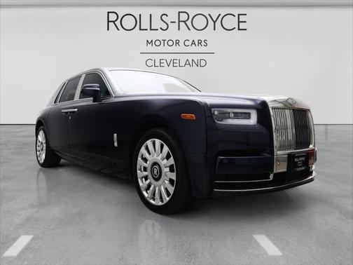 Midnight 2022 Rolls-Royce Phantom Base