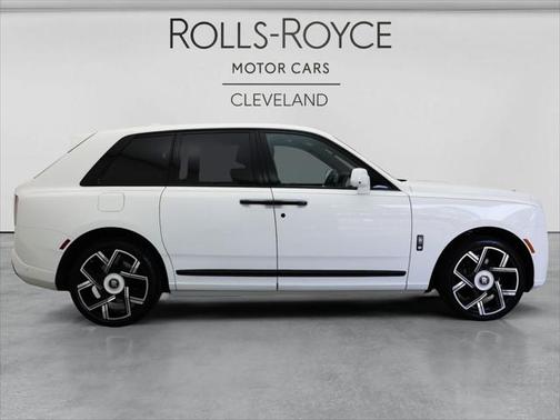 White 2025 Rolls-Royce Cullinan Black Badge