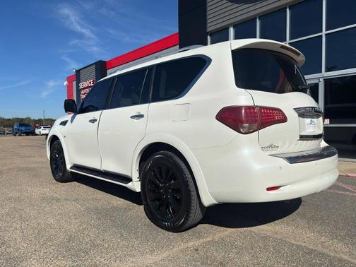 2017 INFINITI QX80 Base