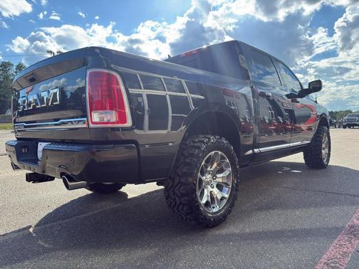 2017 RAM 1500 LIMITED CREWCAB 4WD