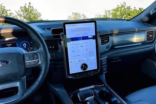 2024 Ford F-150 Lightning LARIAT