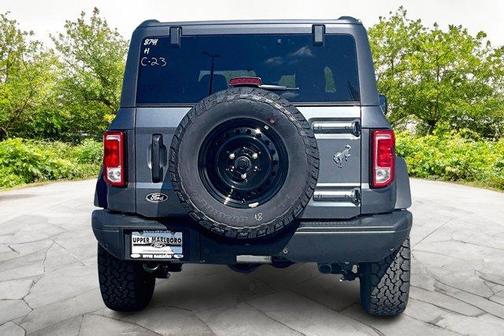 Carbonized Gray Metallic 2026 Ford Bronco Big Bend