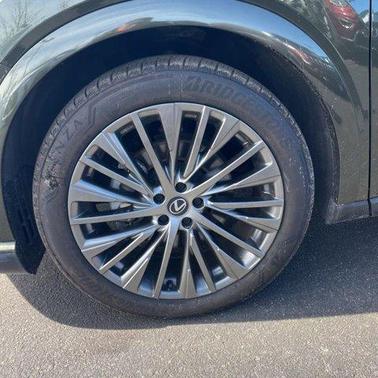 Nori Green Pearl 2023 Lexus RX 350h Luxury