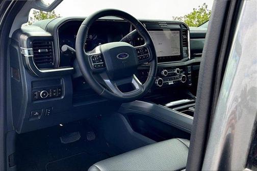 2025 Ford F-350 Lariat Super Duty