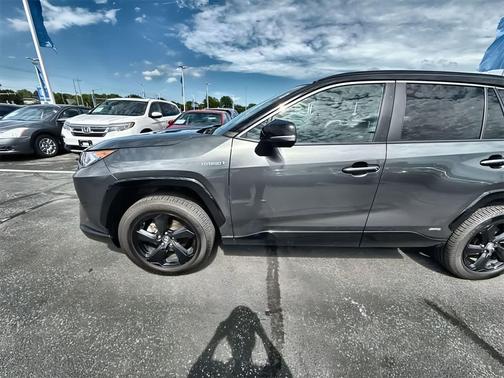 2021 Toyota RAV4 Hybrid SE